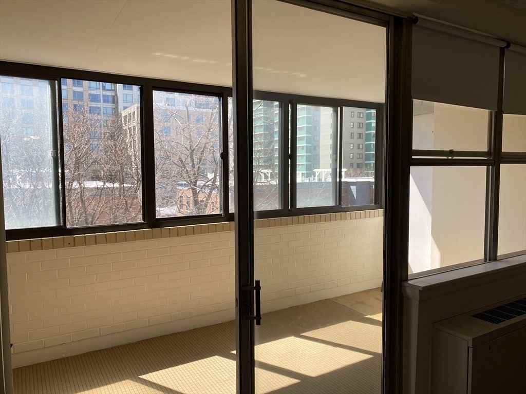 8 Whittier Pl - Photo 4 of 8