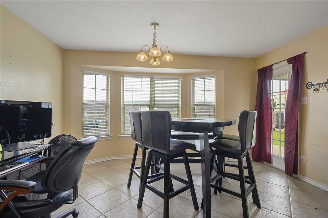 3983 Tiffany Trl - Photo 4 of 11