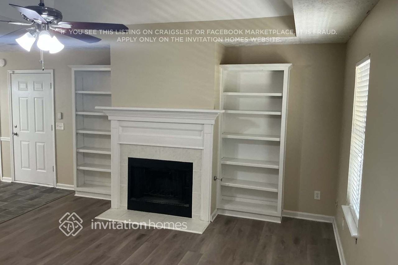 210 Lakefront Dr - Photo 2 of 16