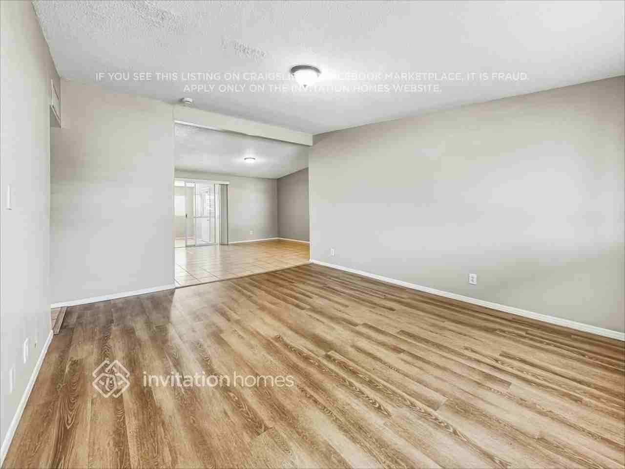 8831 N 37th Dr - Photo 4 of 21