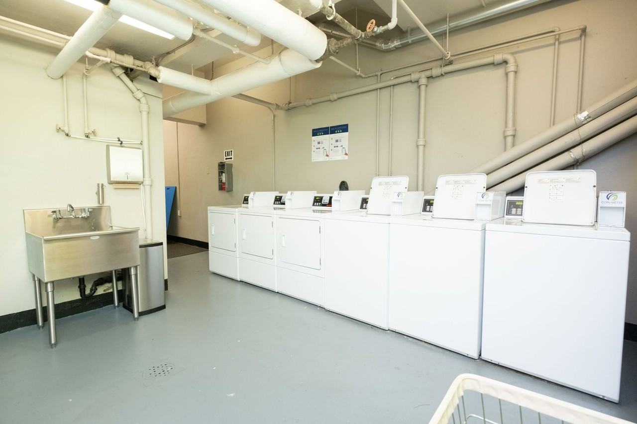 ROSE PLAZA APARTMENTS (RISI01) - Photo 7 of 50