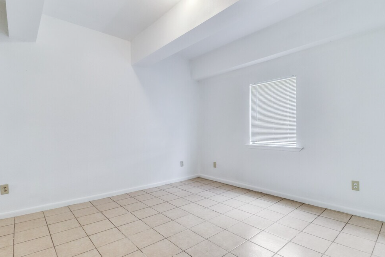 Landfair Complex - Photo 4 of 16