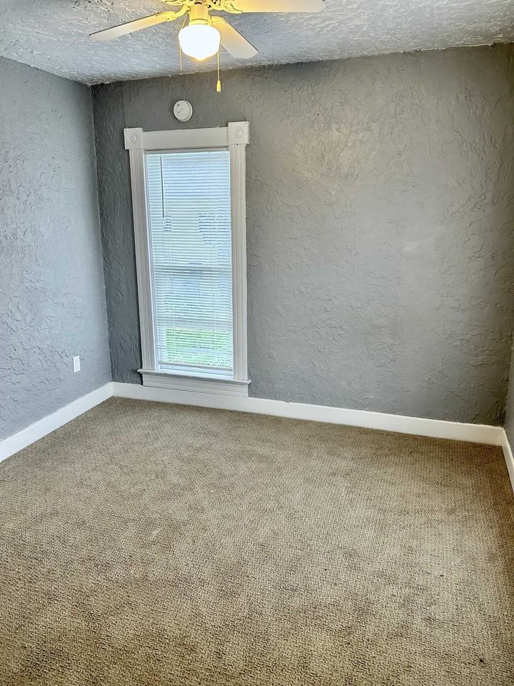 323 1st Ave S #03 - Photo 3 of 5