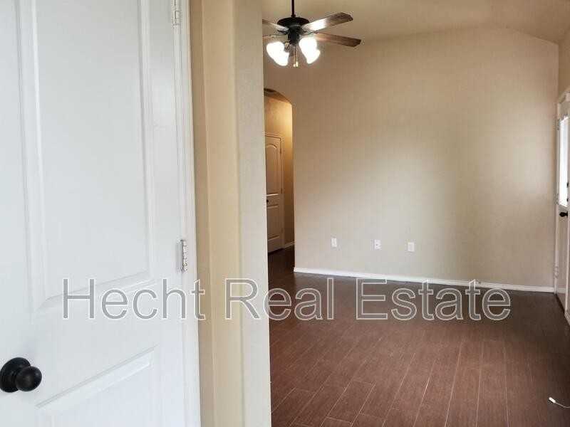 1027 Brown Rock Dr - Photo 3 of 21