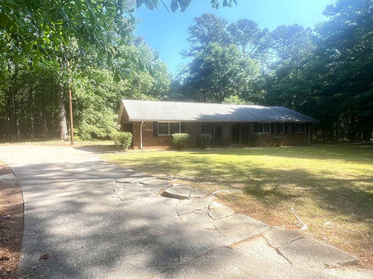 551 Racetrack Rd - Photo 2 of 32