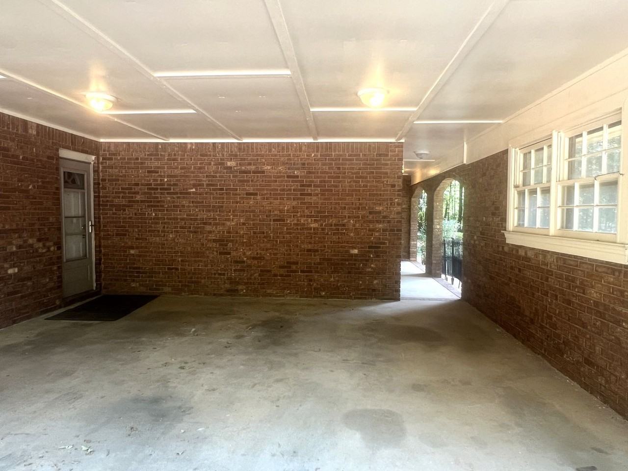 551 Racetrack Rd - Photo 4 of 32