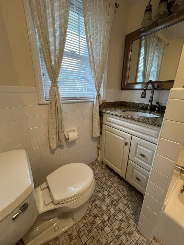 62 Ainsworth Street - Photo 6 of 29