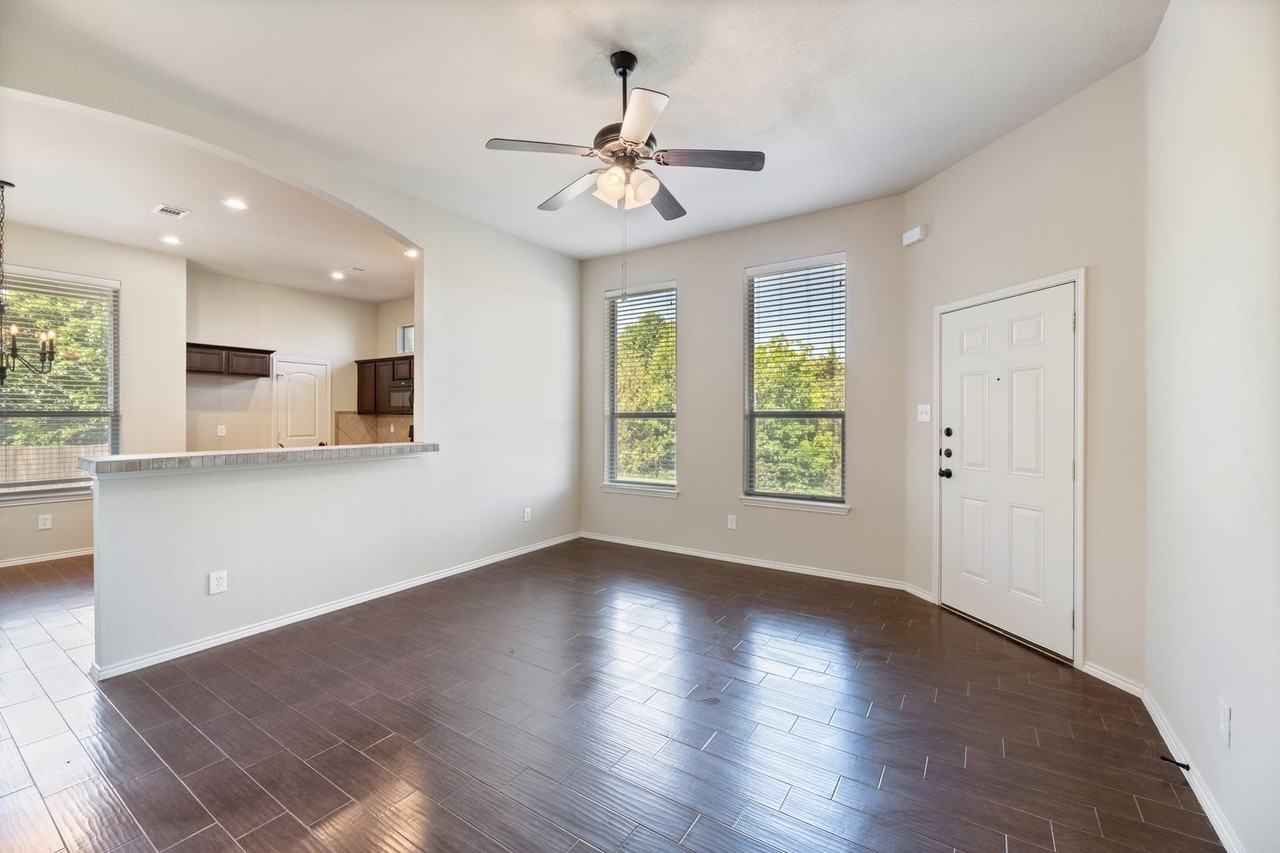 339 Orbit Dr - Photo 3 of 29