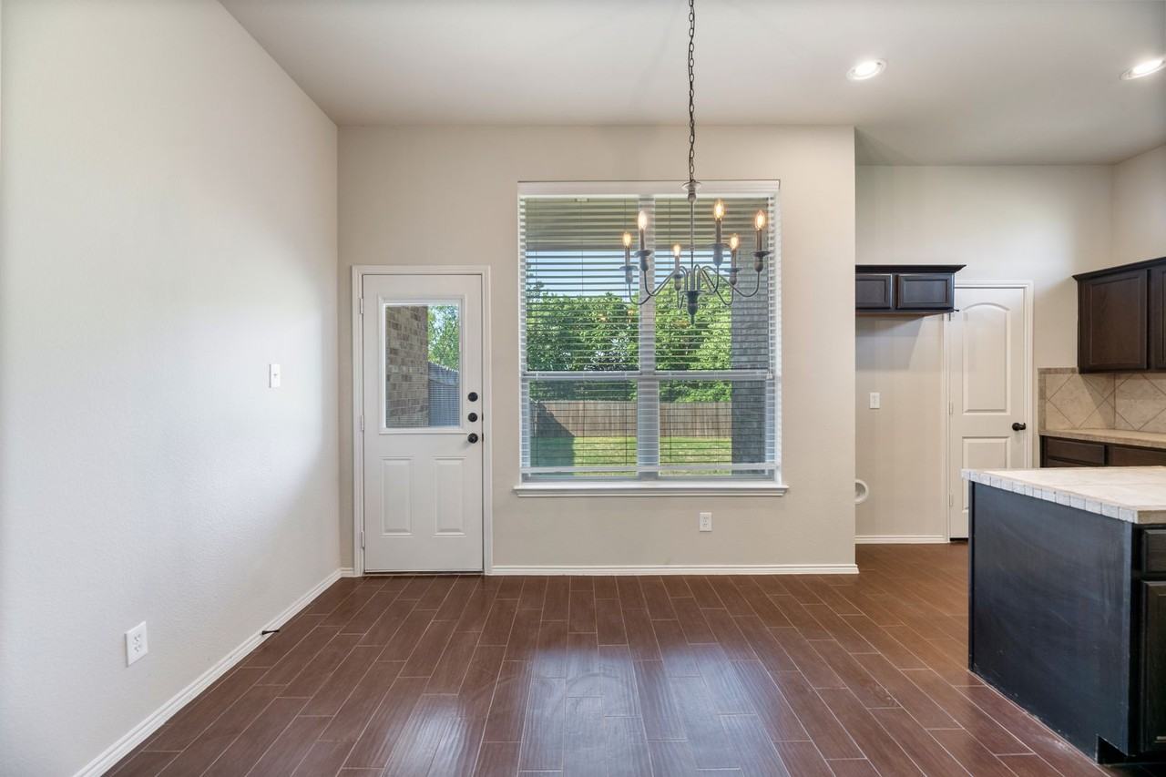 339 Orbit Dr - Photo 5 of 29
