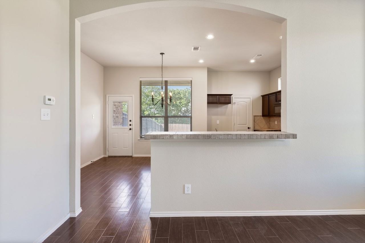 339 Orbit Dr - Photo 6 of 29