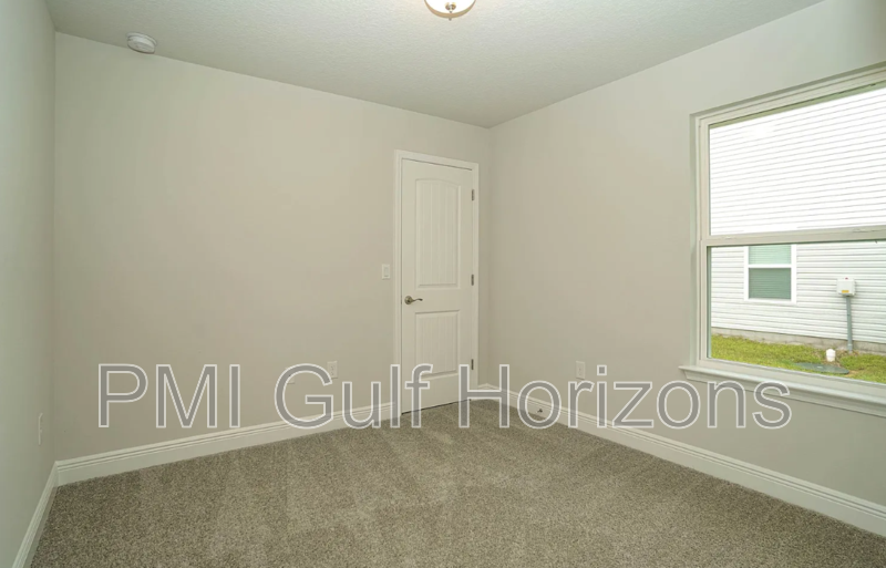 3322 Bliss Ln - Photo 5 of 11