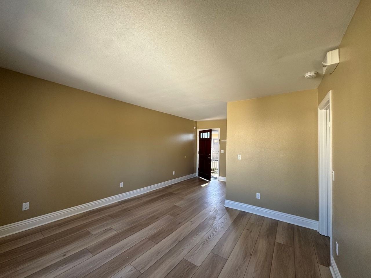 1160 E Lexington Ave #16 - Photo 4 of 8