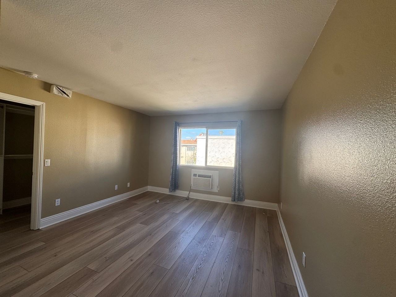1160 E Lexington Ave #16 - Photo 5 of 8