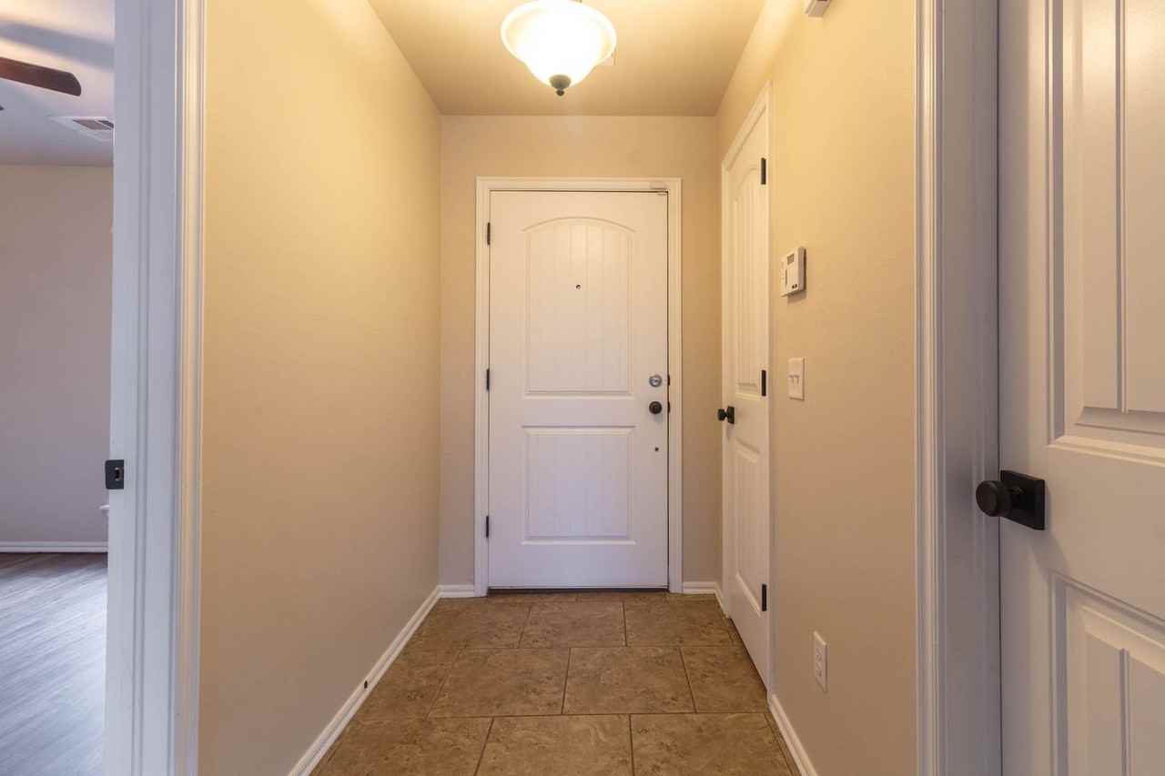 12509 Heritage Oaks Dr - Photo 3 of 19