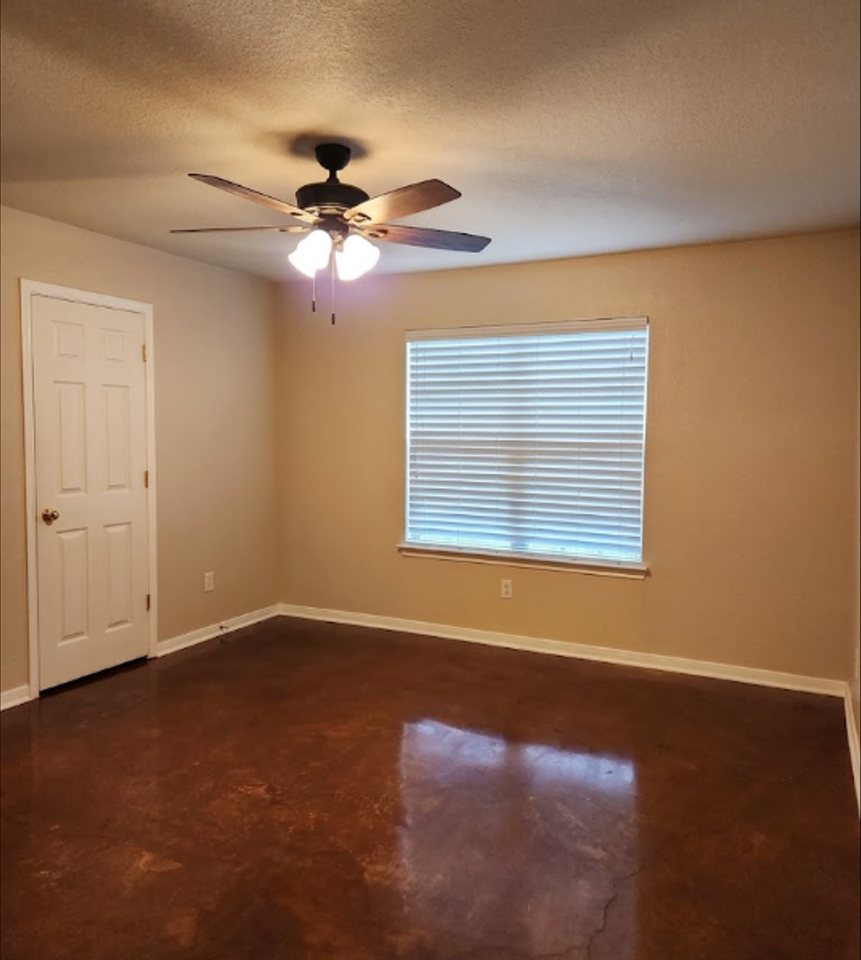 1606 Libby Ln - Photo 4 of 9