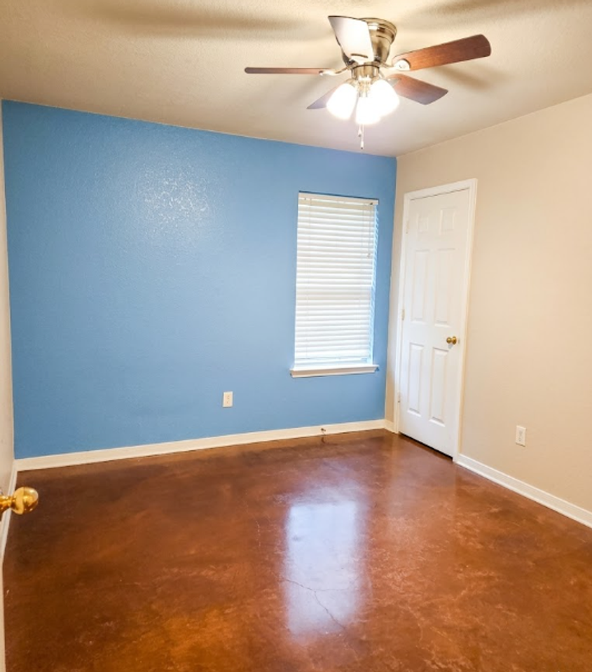 1606 Libby Ln - Photo 5 of 9