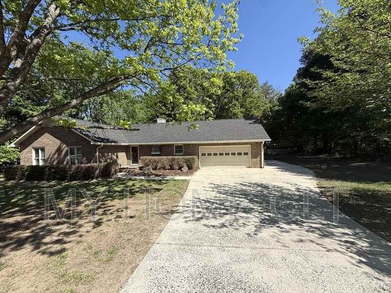 4501 Mountain Island Dr - Photo 2 of 32