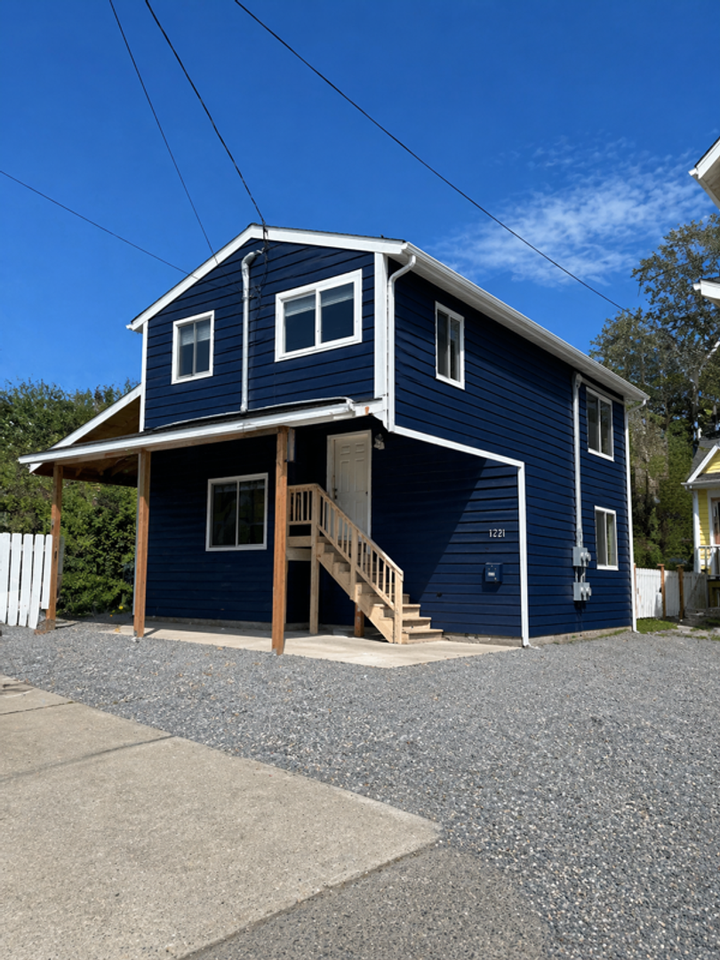 1221 Franklin St