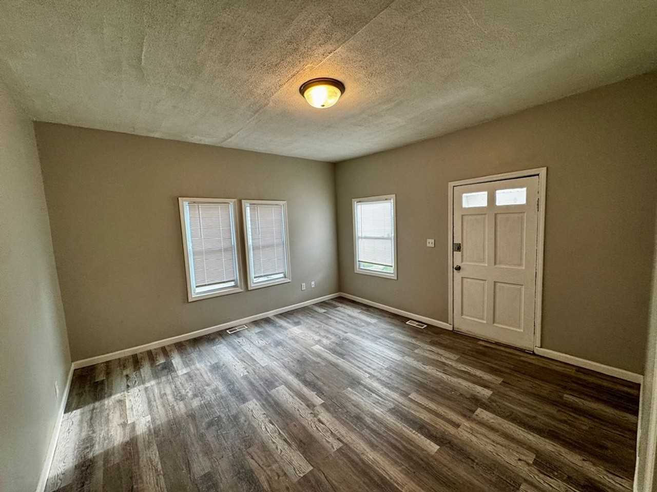 3627 3627 Parthenia Ave - 3627 Parthenia Ave - Photo 4 of 11