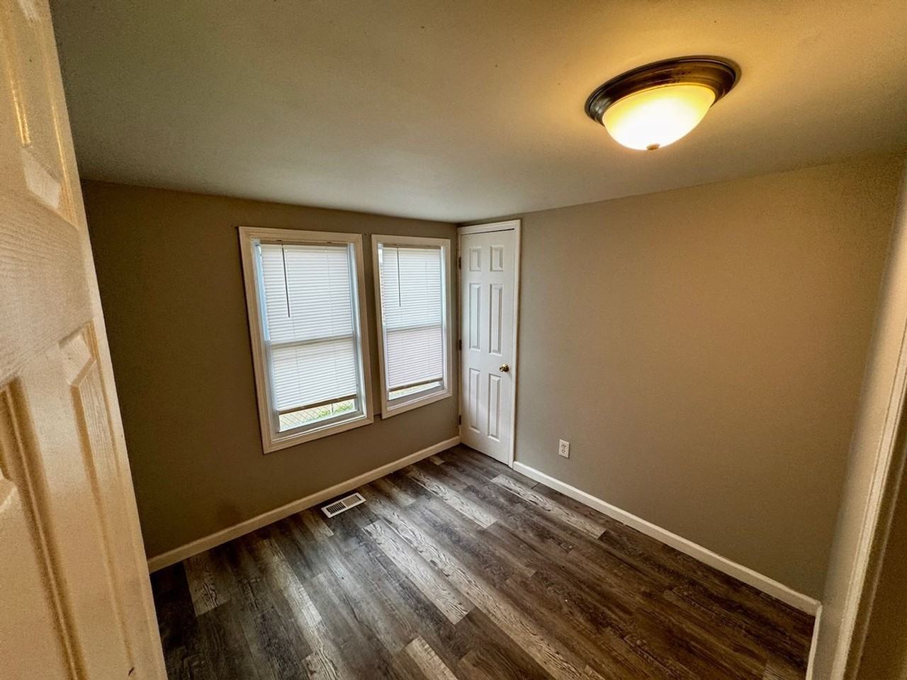 3627 3627 Parthenia Ave - 3627 Parthenia Ave - Photo 7 of 11