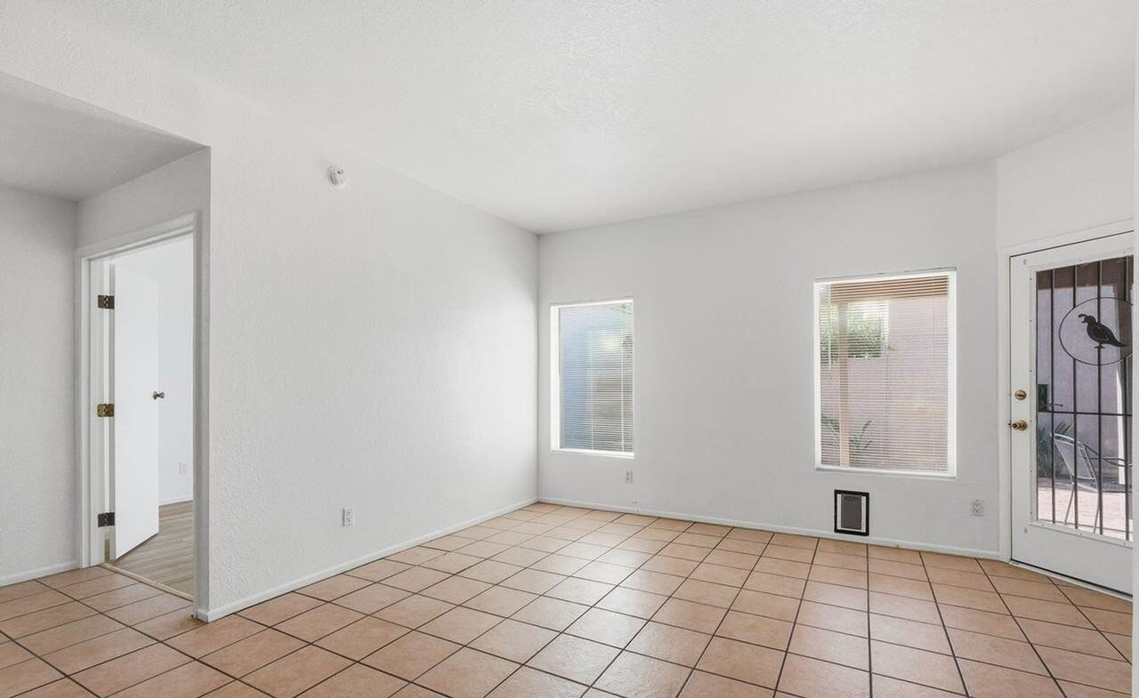 5565 N Sapphire Dr - Photo 2 of 12