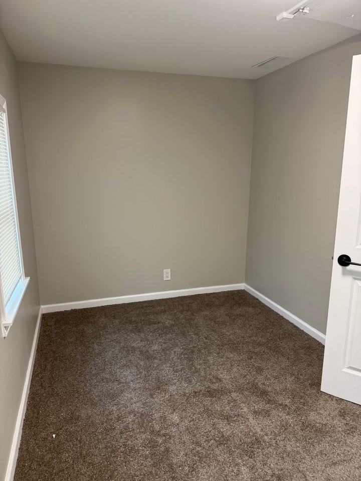 784 Porteous Dr - Photo 4 of 7