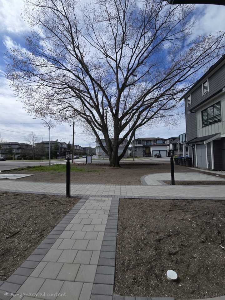 203 Pembina St #4 - Photo 4 of 60