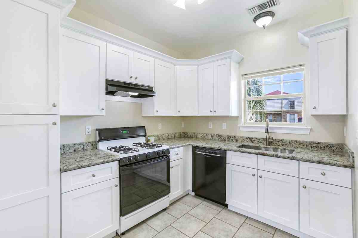 4317 Downs St - Photo 5 of 13