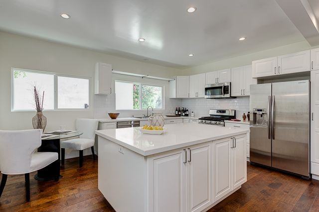 831 S Curson Ave - Photo 3 of 11