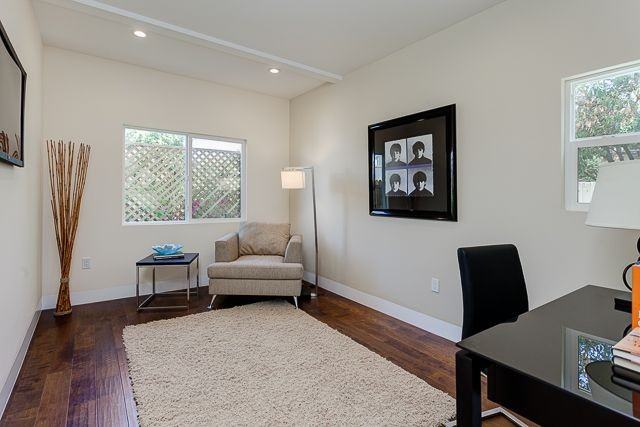 831 S Curson Ave - Photo 5 of 11
