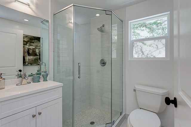 831 S Curson Ave - Photo 6 of 11
