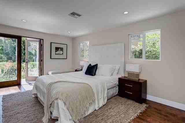 831 S Curson Ave - Photo 7 of 11