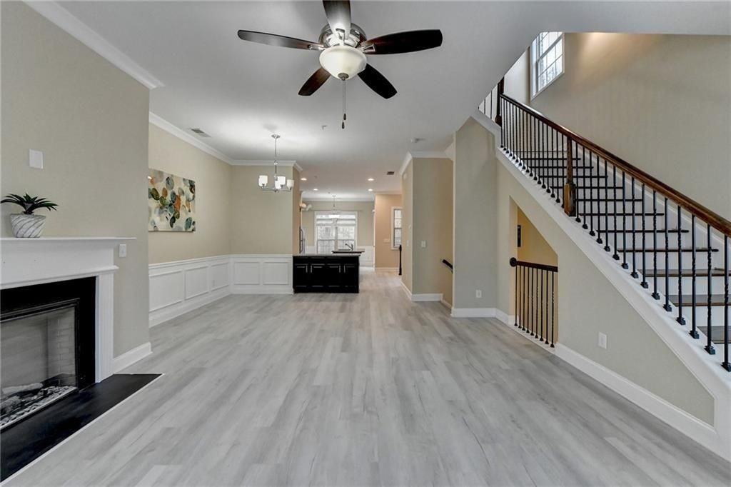 2405 Tenor Ln - Photo 4 of 50