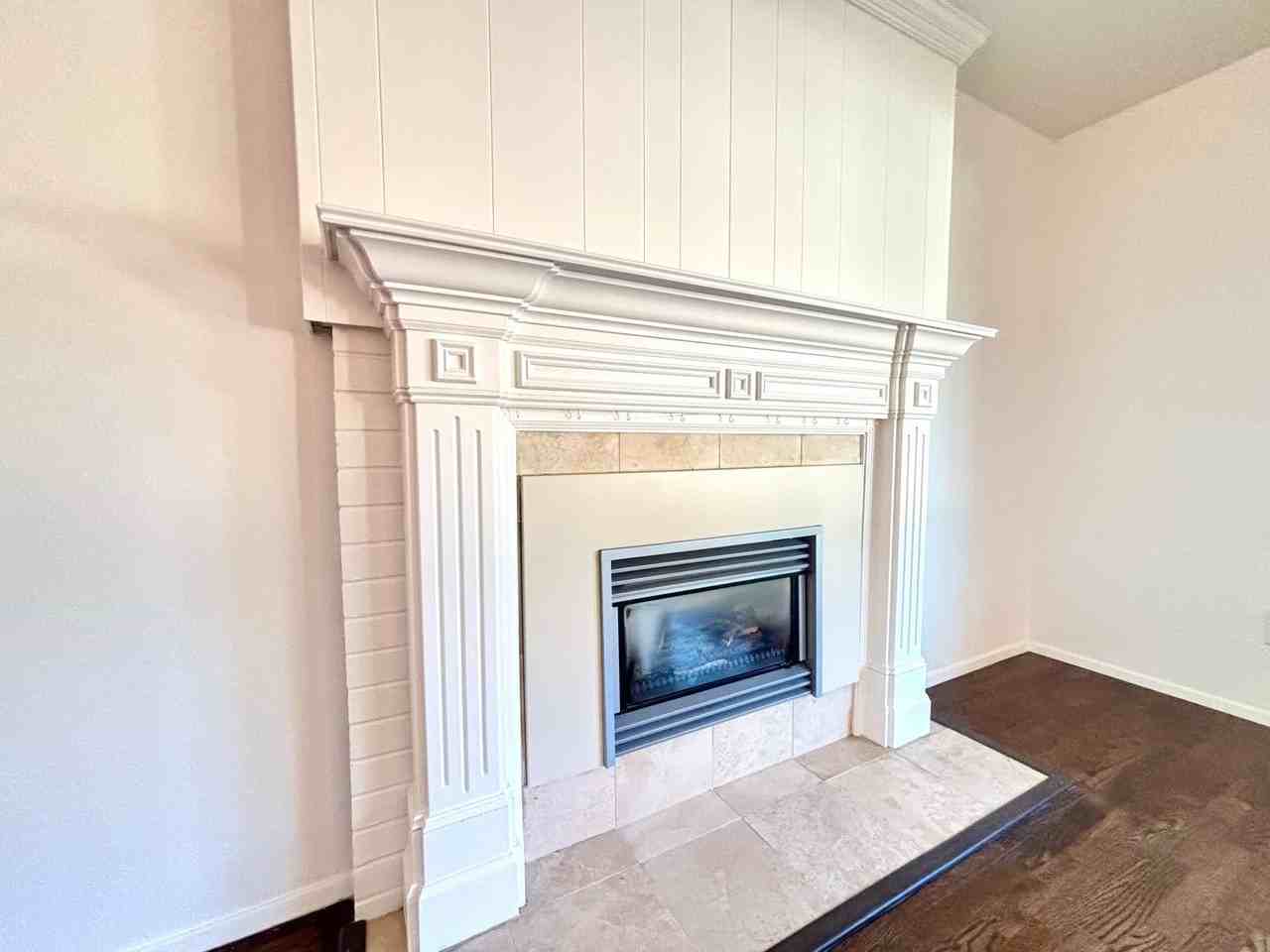 2111 N 188th St - Photo 6 of 50