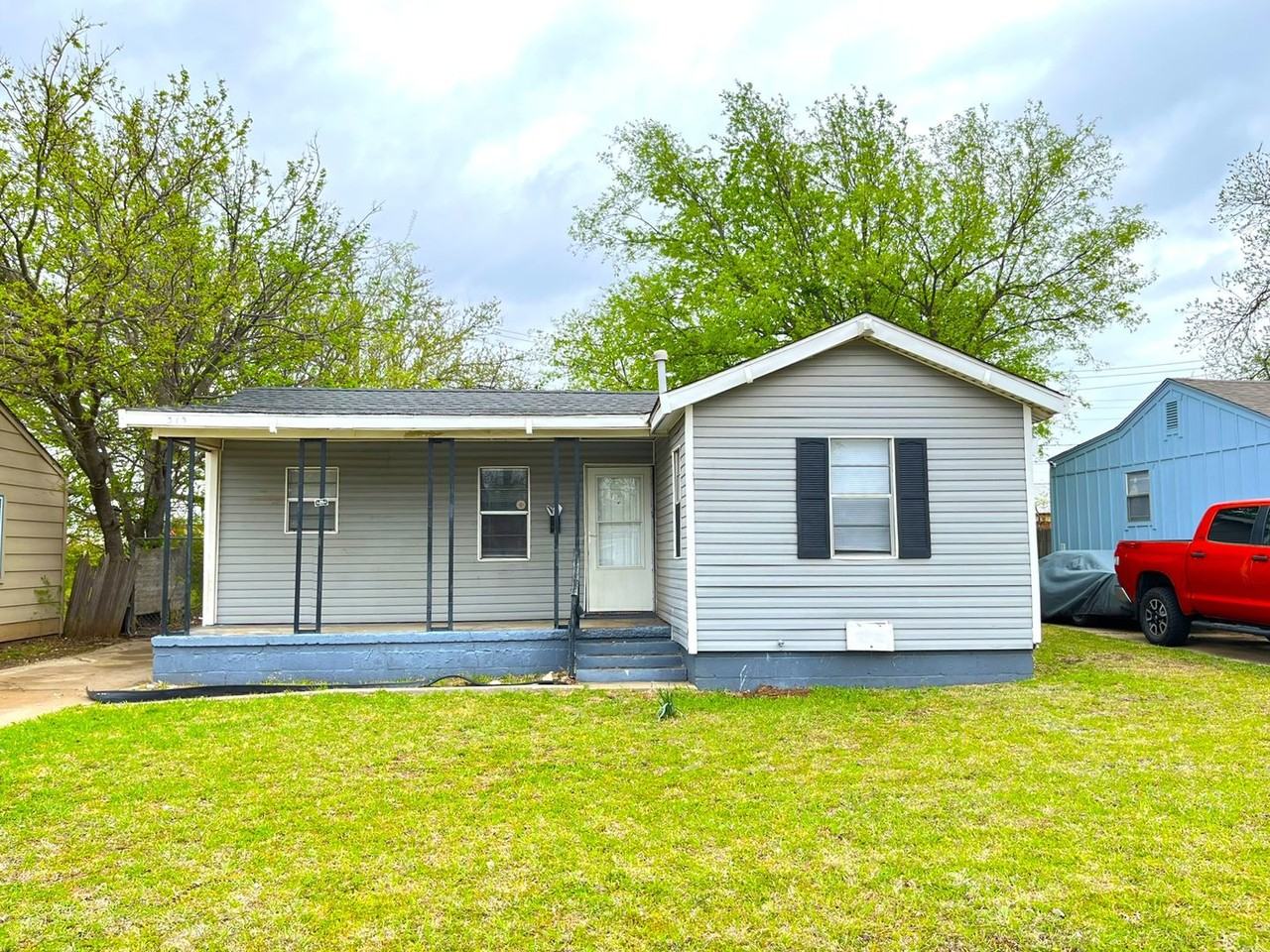 313 W Peach St - Photo 3 of 22