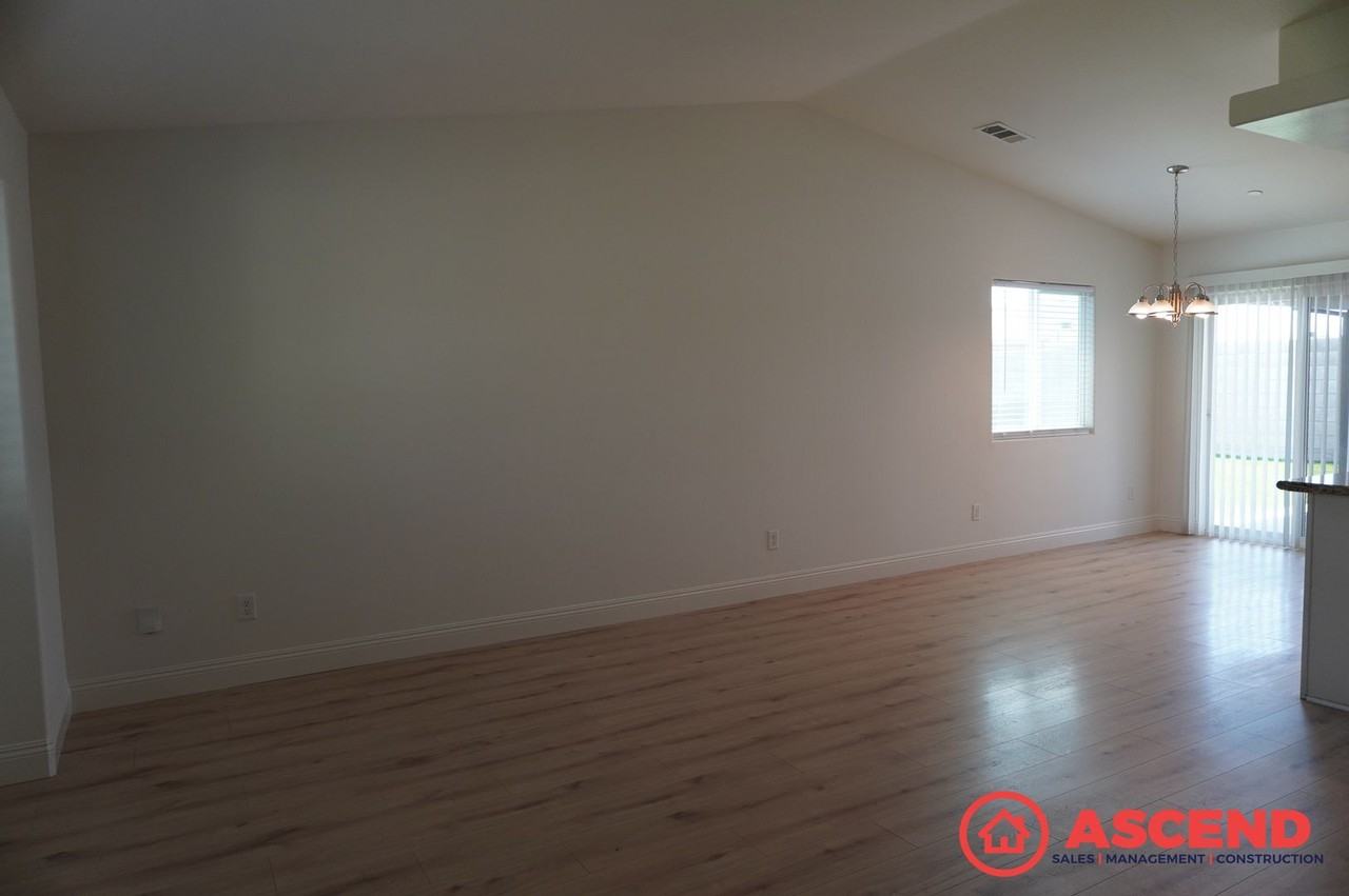 901 Guadalupe Ave - Photo 2 of 21
