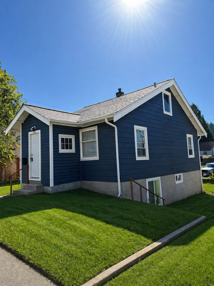 1109 Humboldt St