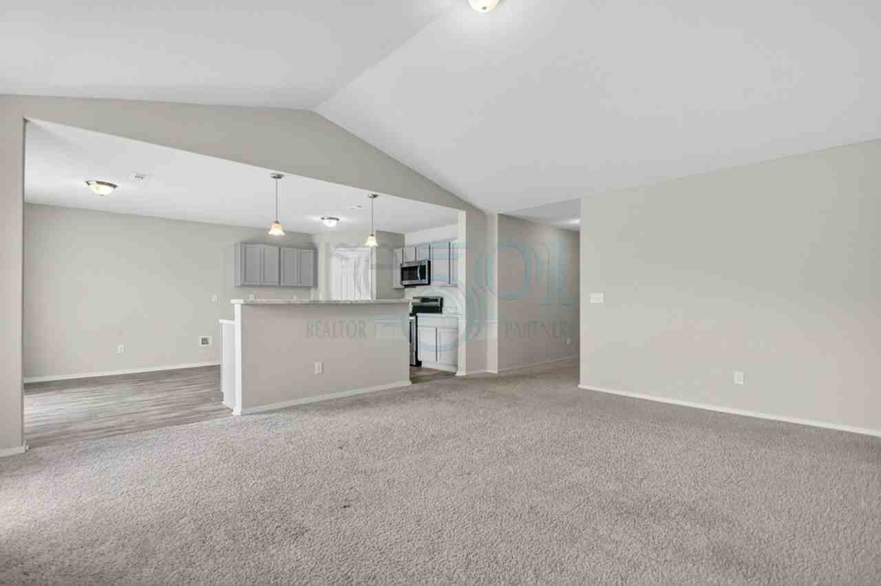 31 Avant Garde Dr - Photo 7 of 28