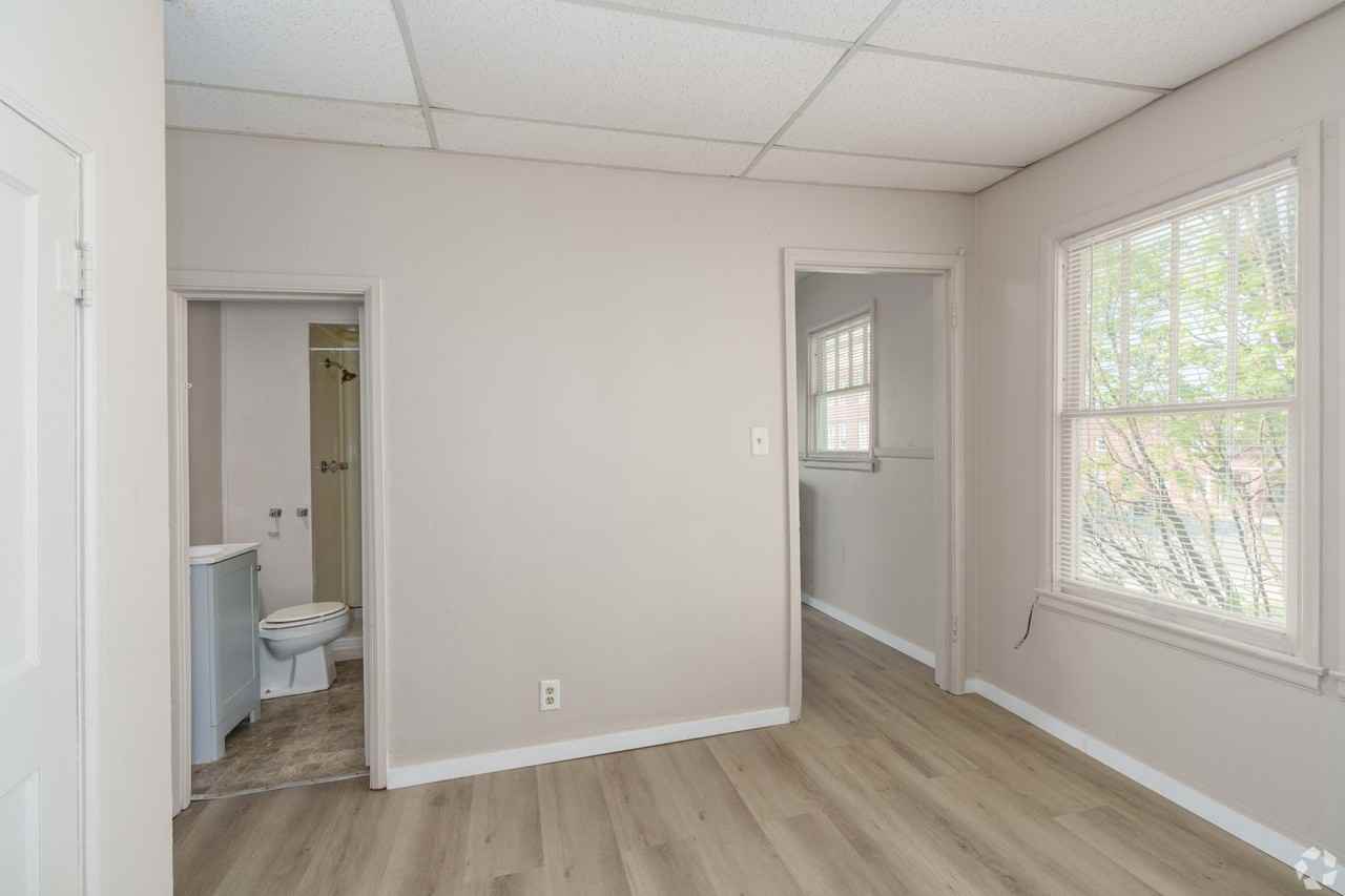 Biston Apartments - Photo 3 of 8