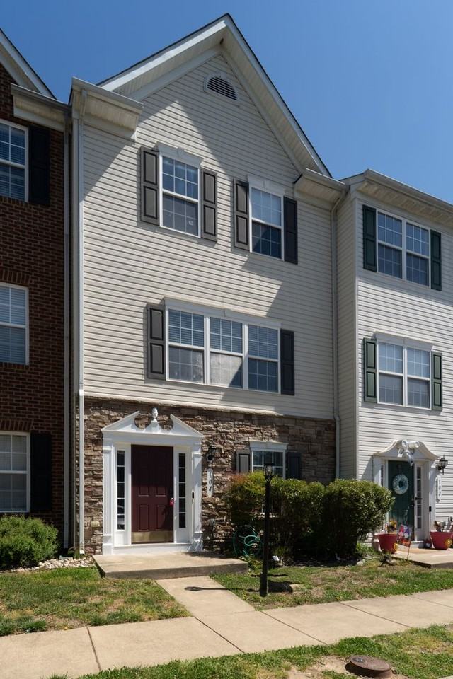 104 Stingray Ct - Photo 2 of 45
