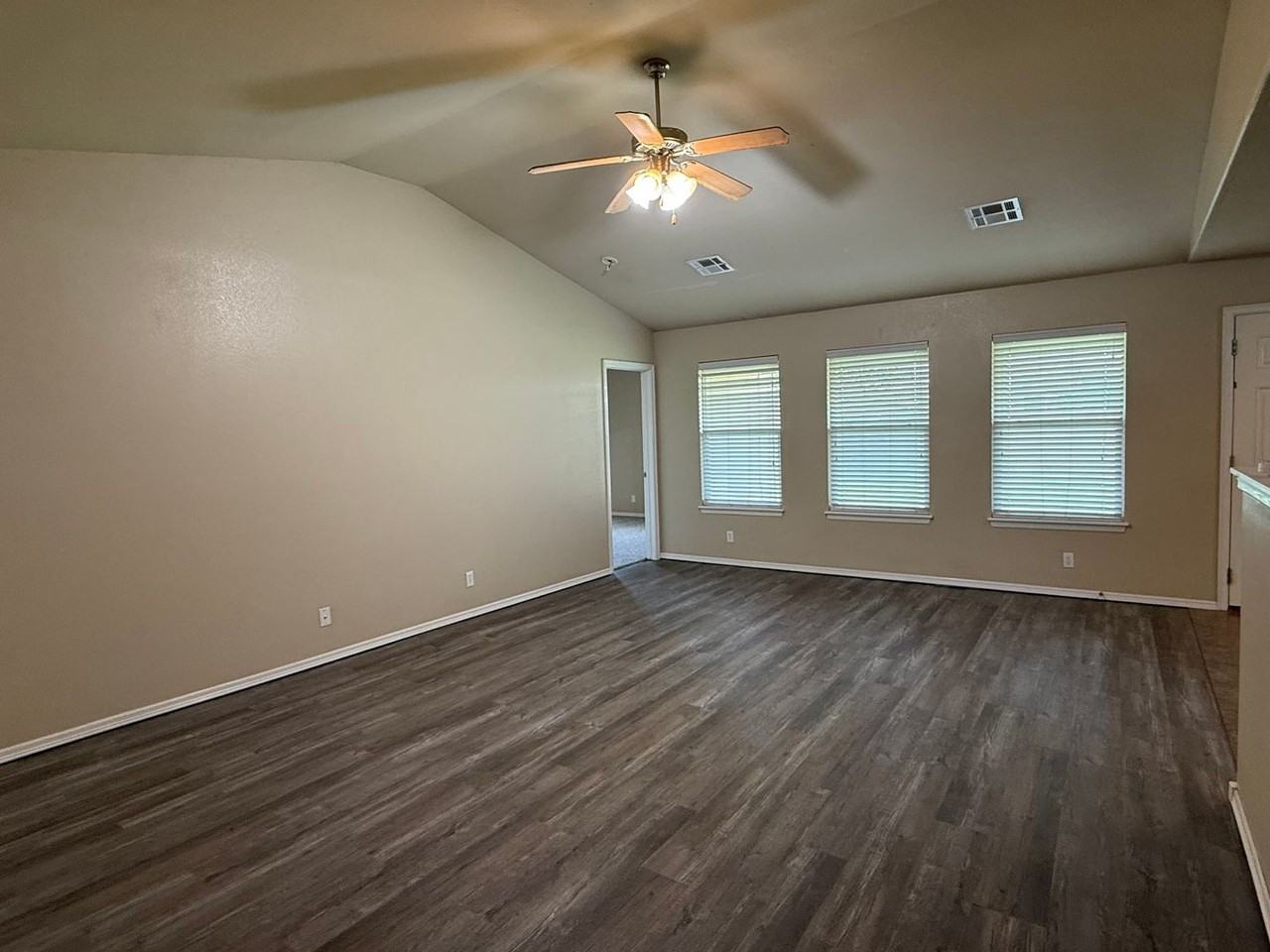 10716 N 147th East Ave - Photo 3 of 28