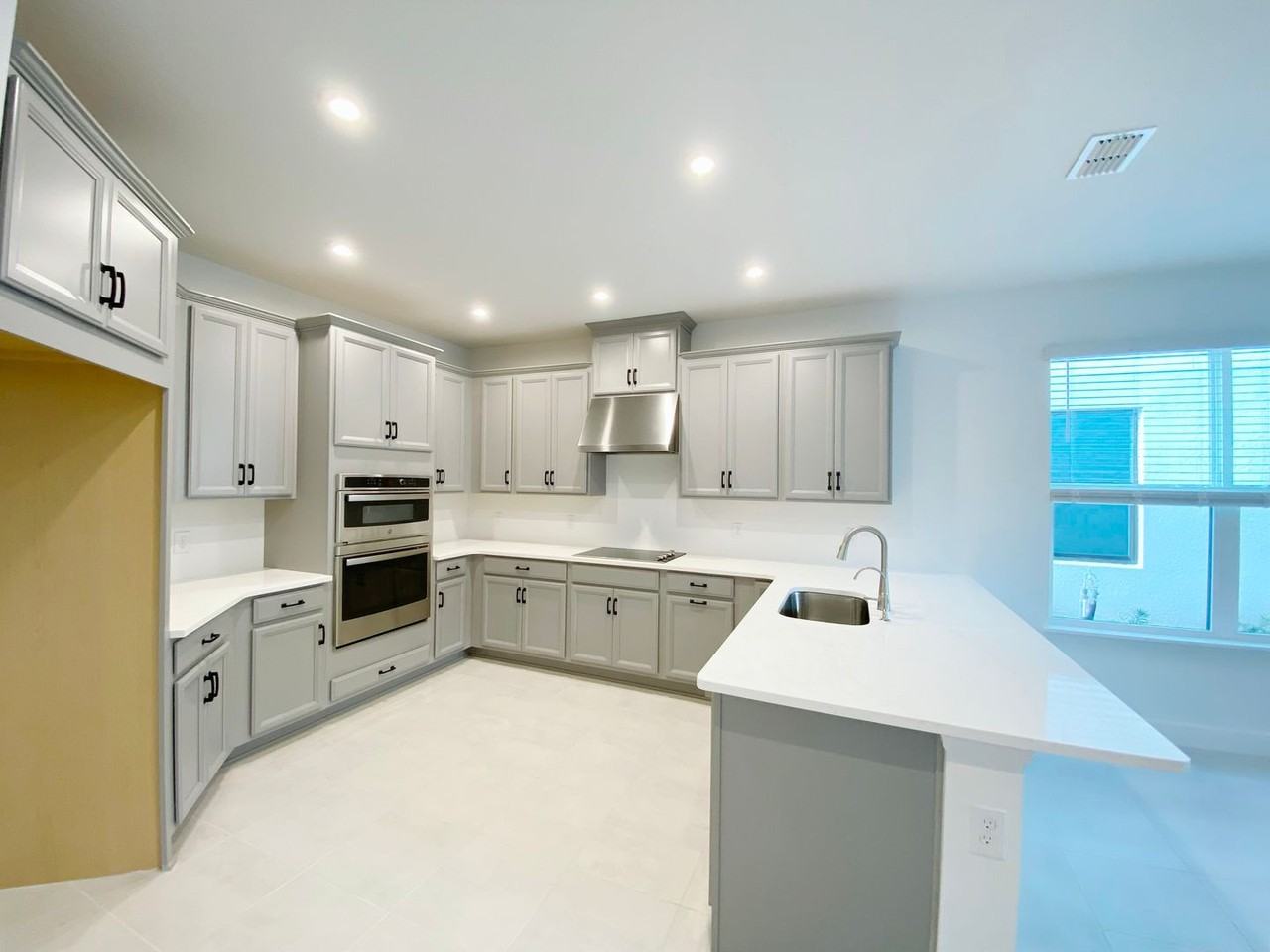 1409 Lone Feather Trl - Photo 3 of 41