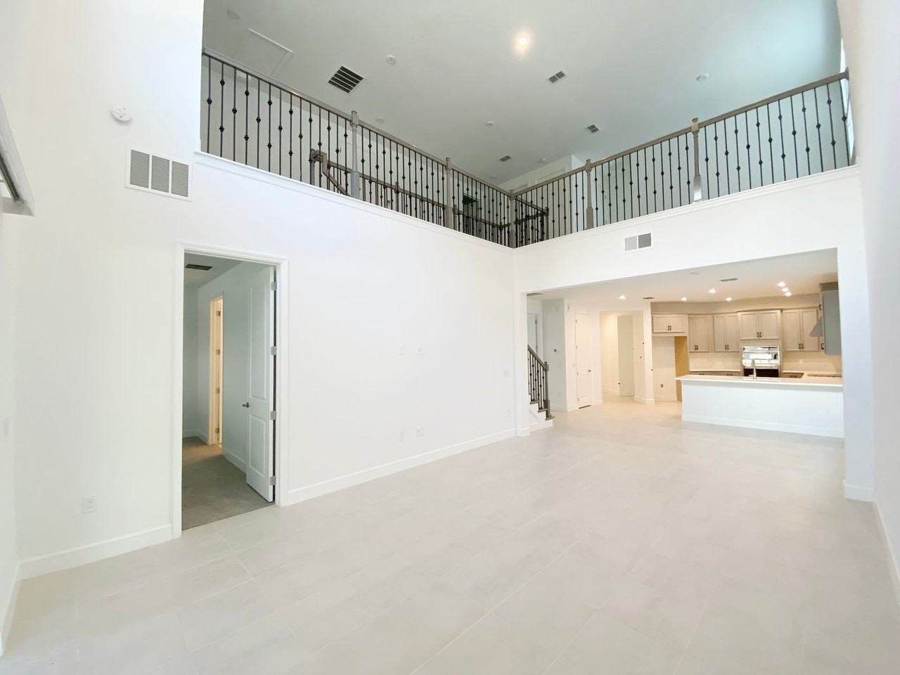 1409 Lone Feather Trl - Photo 4 of 41