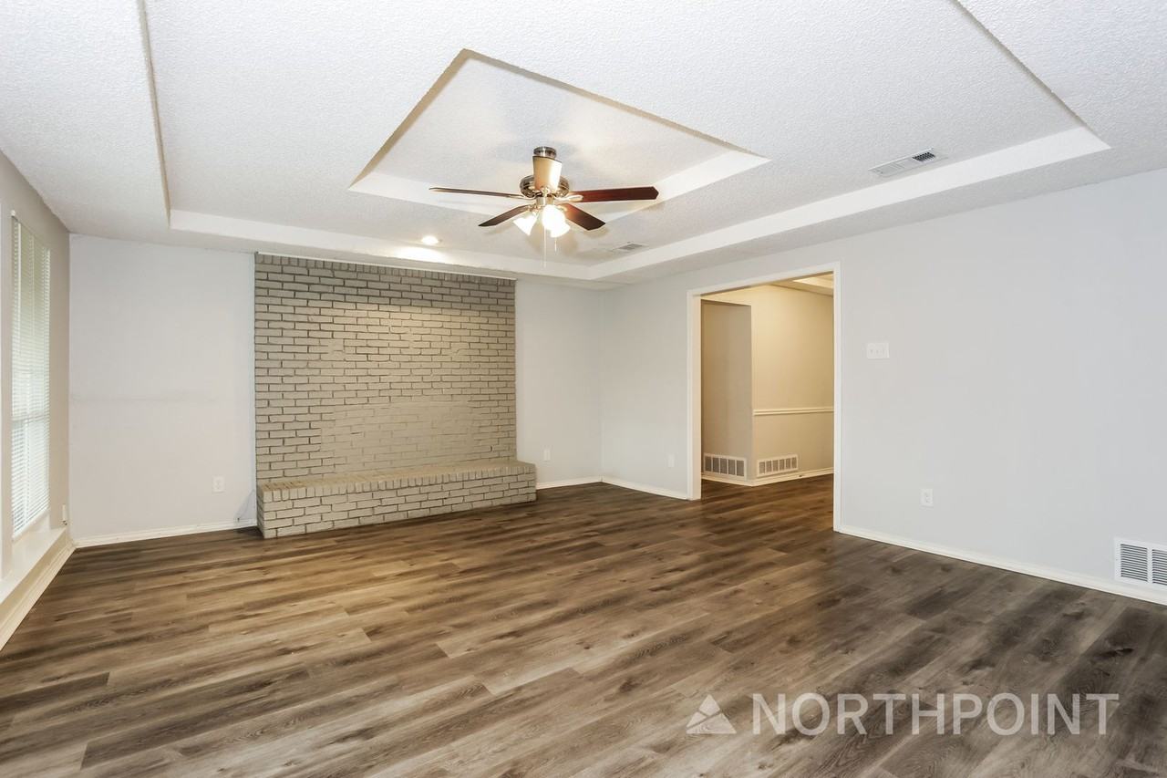 422 Ash Ln - Photo 3 of 16