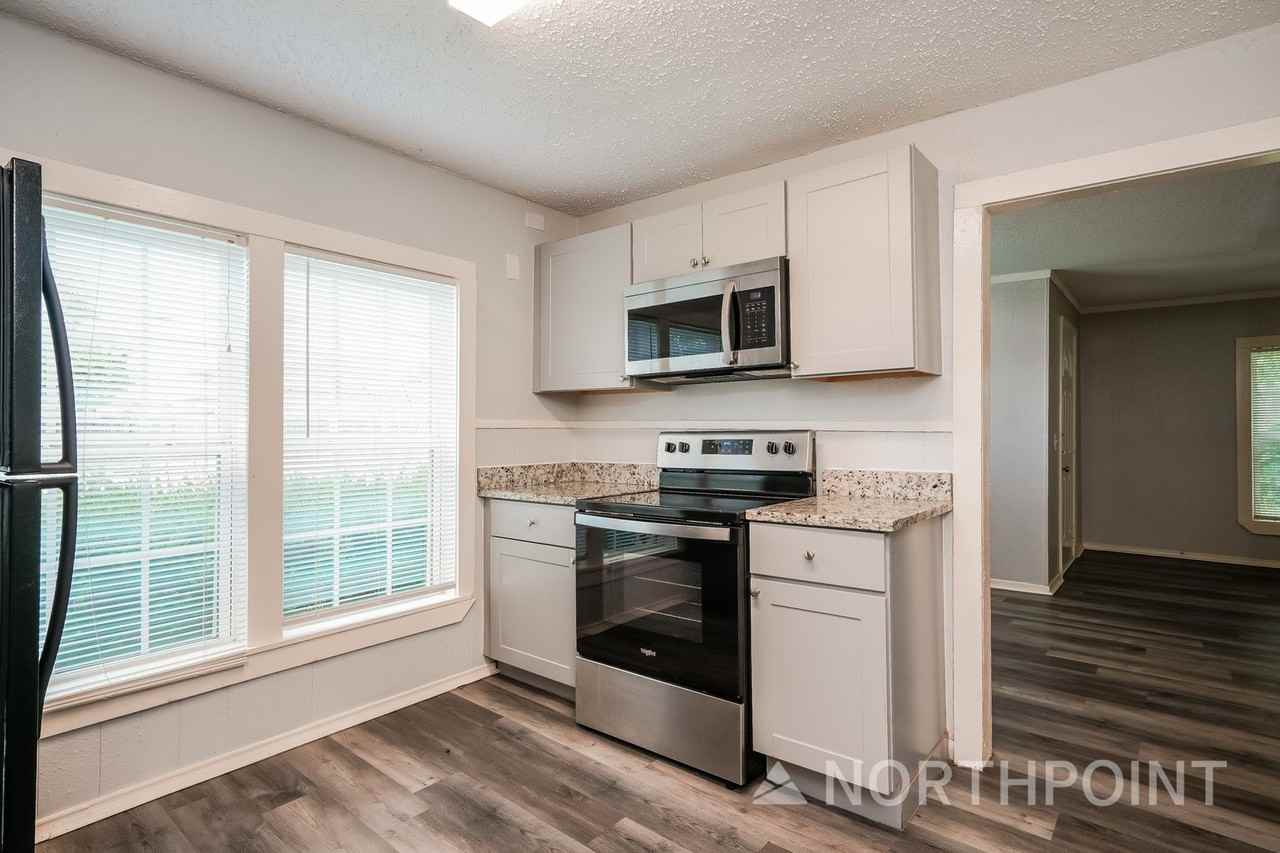 1211 Country Club Rd - Photo 7 of 17