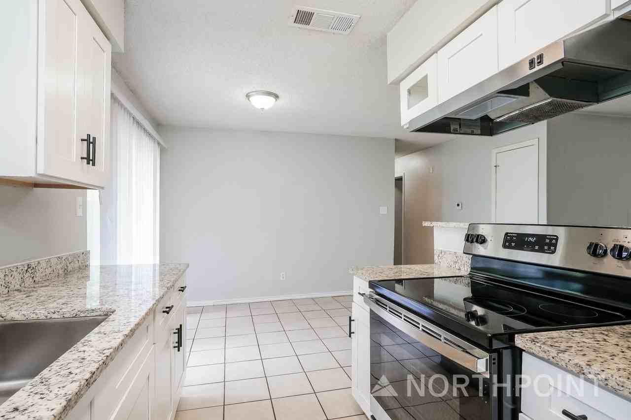 803 Lisa Ln - Photo 6 of 16