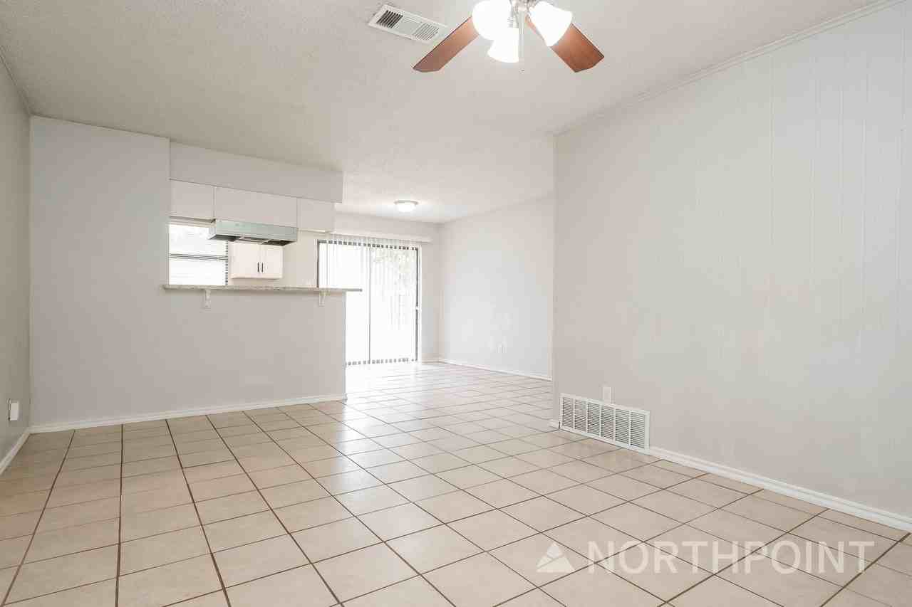 803 Lisa Ln - Photo 3 of 16