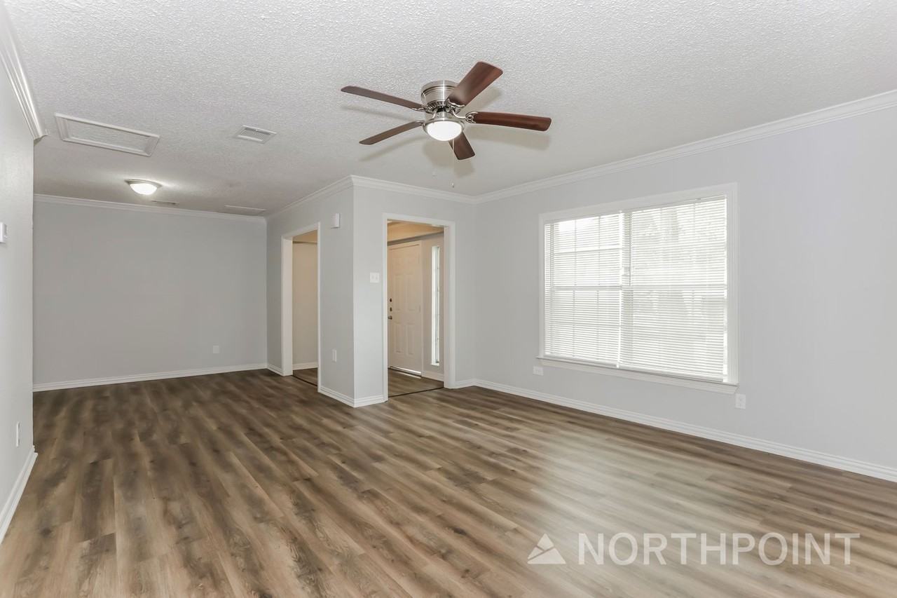 5724 Rich St - Photo 3 of 16