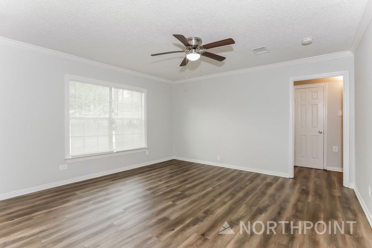5724 Rich St - Photo 2 of 16