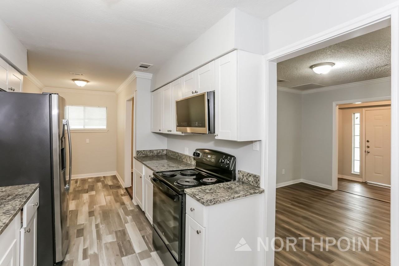 5724 Rich St - Photo 6 of 16